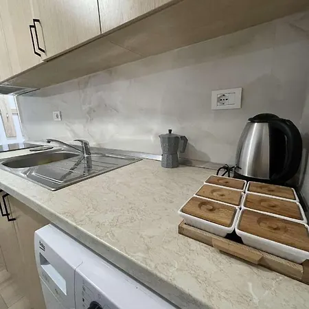 Apartment Finesse Komuna E Parisit *