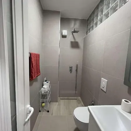 Finesse Komuna E Parisit Apartment Tirana