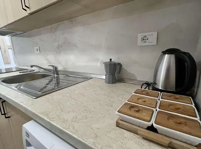 Apartment Finesse Komuna E Parisit *