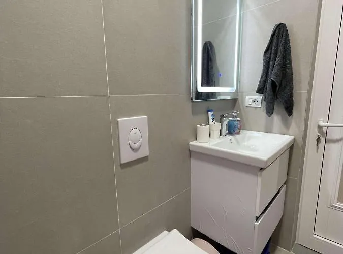 Apartment Finesse Komuna E Parisit *